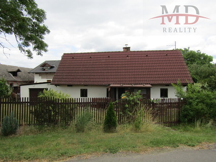 Prodej rodinného domu o celkové výměře 396 m2, obec Pěčice.