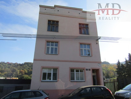 Prodej bytu o velikosti 2+1, 3. NP, OV, 71m2, ulice Gorkého, Trmice.