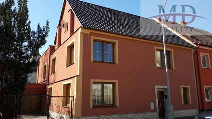 Prodej bytového domu o celkové výměře 233 m2,  Ústí nad Labem - Trmice, ulice Gogolova - Fotka 1