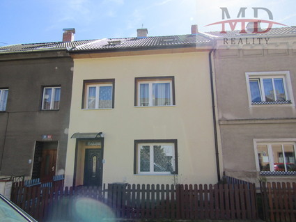 Prodej rodinného domu se 3 BJ, o celkové výměře 324m2, ulice Růžová, Krásné Březno, Ústí nad Labem.