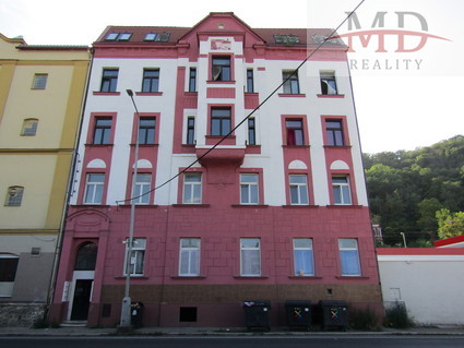 Prodej investičního domu s 13 BJ o celkové výměře 347m2, ulice Pražská, Ústí nad Labem - centrum.