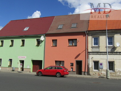 Prodej bytového domu o celkové výměře 280 m2, Trmice, ulice Gogolova - .