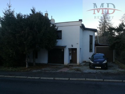 Pronájem bytu  po rekonstrukci  2+kk+garáž, 68m2, Božtěšice, ul. Široká - .