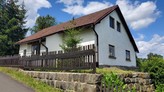 Nabízíme k prodeji rodinný dům se zahradou o celkové výměře 630 m2 v obci Vilémov, okres Děčín.