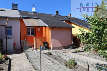 Prodej řadového rodinného domu 85 m2, se zahradou 550 m2, ulice Hornická, Lom u Mostu - Fotka 1