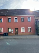 Prodej rodinného domu se 3 bytovými jednotkami o celkové výměře 158m2, ulice Gogolova, Trmice.