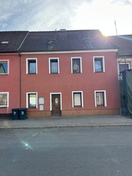 Prodej rodinného domu se 3 bytovými jednotkami…